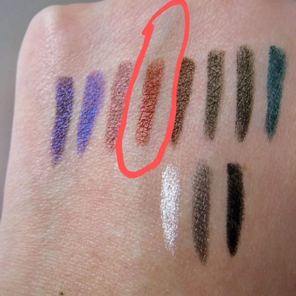 TOO FACED Foiled Metallic Eye Liner - Ruby Slippers